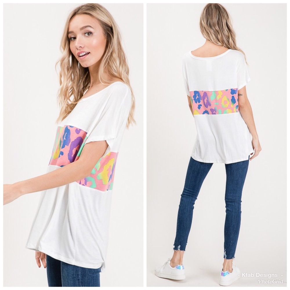 🛍LAST 1! SO Fun! ⚡️ Color Animal Print Top! - Picture 4 of 8